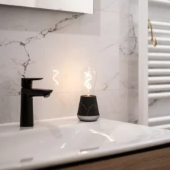 Humble One Table Light -Hayward Verkoop Humble One table light black marble sfeer