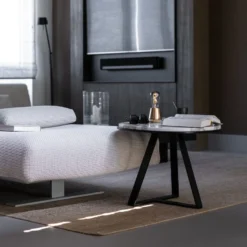 Humble One Table Light -Hayward Verkoop Humble One table light gold sfeer 03