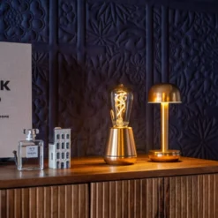 Humble One Table Light -Hayward Verkoop Humble One table light gold sfeer