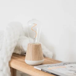 Humble One Table Light -Hayward Verkoop Humble One table light oakwood sfeer 02