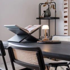 Humble Two Table Light -Hayward Verkoop Humble Two gold frosted tafellamp sfeer