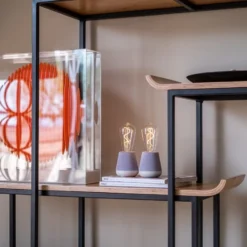 Humble One Soft Tafellamp -Hayward Verkoop Humble one soft lila tafellamp sfeer