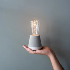 Humble One Soft Tafellamp -Hayward Verkoop Humble one soft mint tafellamp sfeer 03