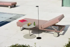 Mirai Staande Lamp Imagilights -Hayward Verkoop Mirai staande lamp black black aan zwembad 02