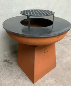 White Fire Barbecue Rooster